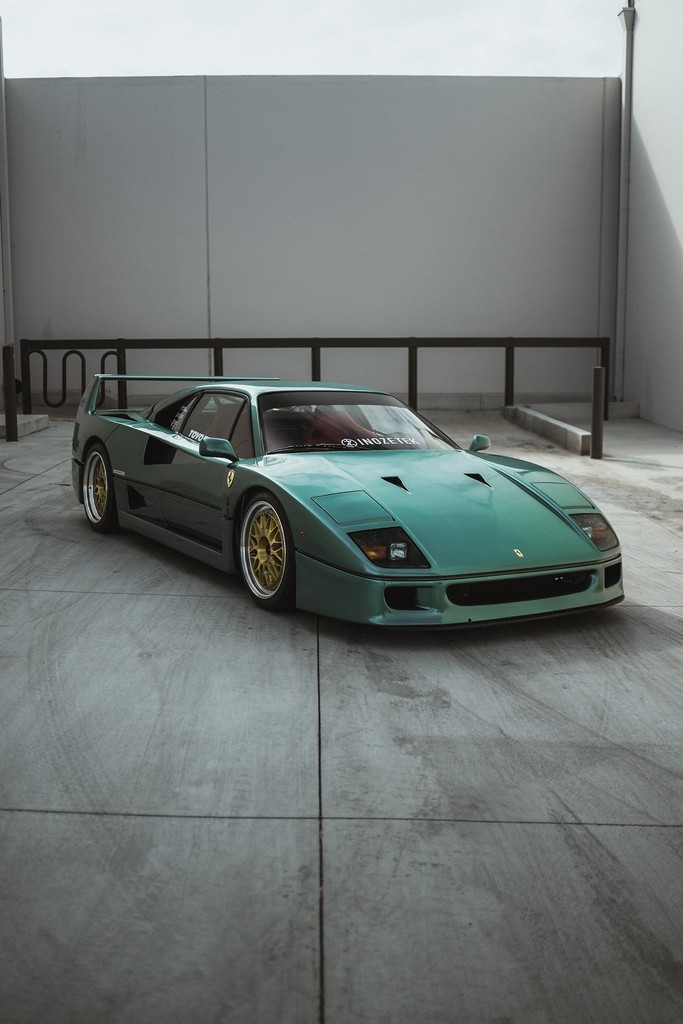 Ferrari F40 finished in Aventurine Dynamic PPF